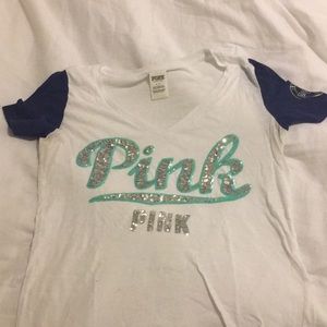 V-neck PINK t-shirt